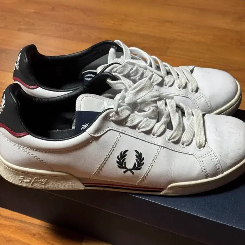 [BUNJANG] Fred Perry White Sneakers (Size 280) / 프레드페리 화이트 스니커즈(280)