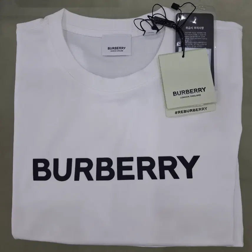 [BUNJANG] Burberry Logo White Cotton T-shirt / 버버리 로고 반팔티 (white) 8056724