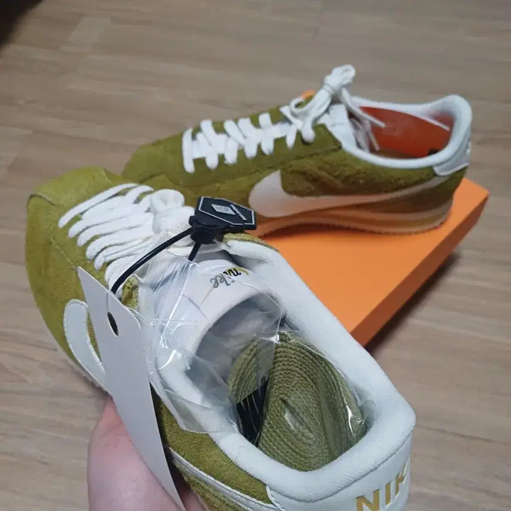 [SOLD OUT] 나이키 코르테즈 SE 스웨이드 260