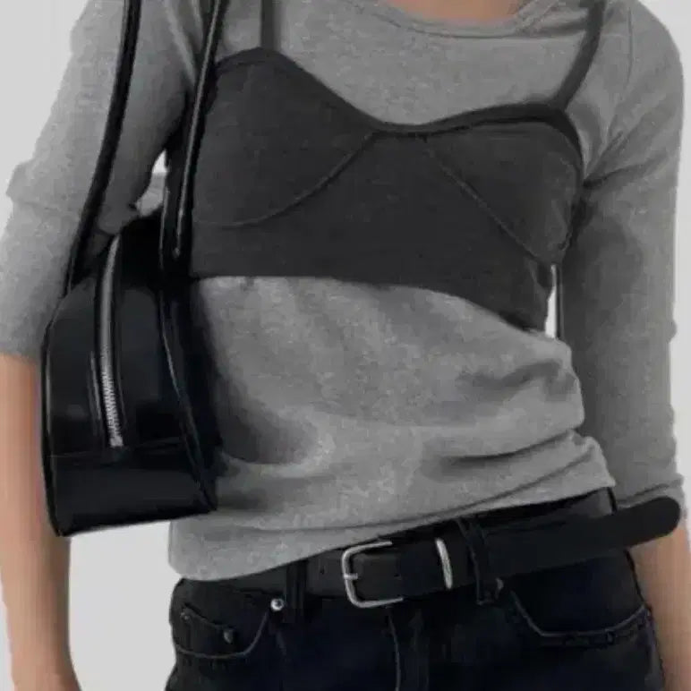 [BUNJANG] Autumn Found 7-Button Gray Top / 에이블리 지그재그 어텀 파운드 7부티 그레이