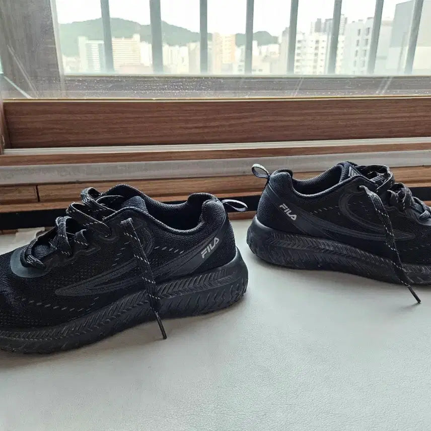 [BUNJANG] Fila Sneakers 250mm / 휠라 운동화 250호(245권유)