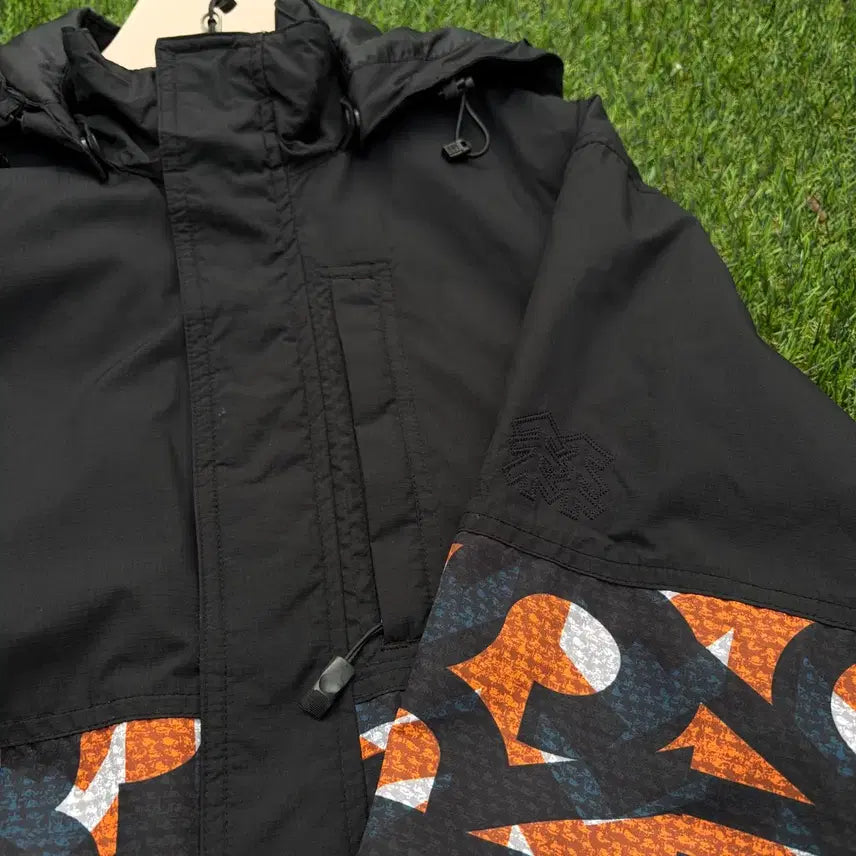 [BUNJANG] Kolon Spellout Windbreaker Jacket / 105)코오롱 스펠아웃 바람막이 자켓