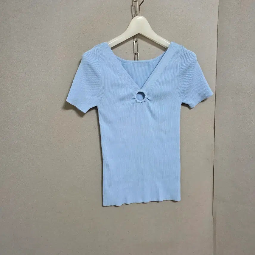 [BUNJANG] Sandro Sky Blue V-neck Knit Top / 산드로 하늘색 브이넥 니트 1   n4359