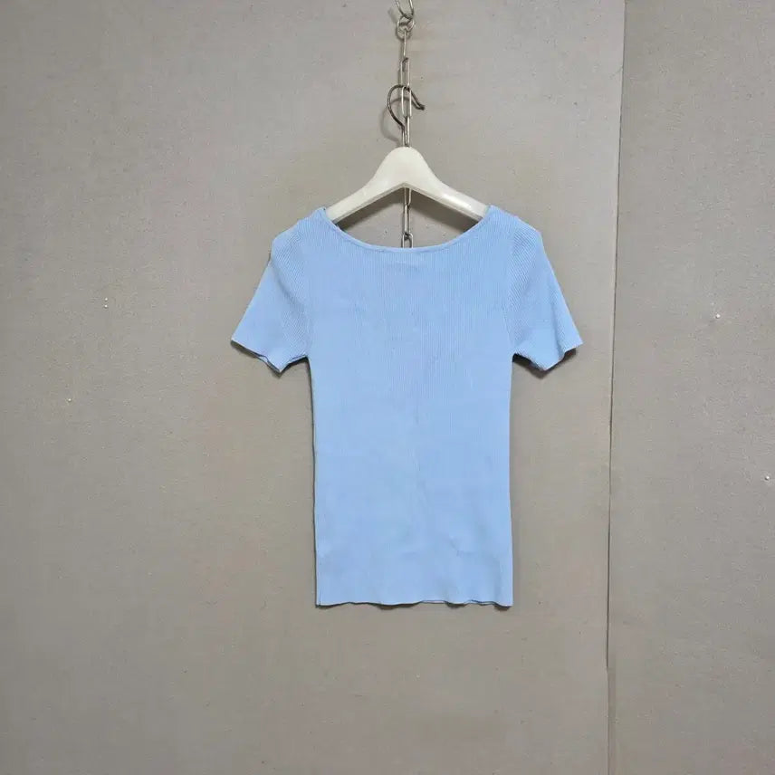 [BUNJANG] Sandro Sky Blue V-neck Knit Top / 산드로 하늘색 브이넥 니트 1   n4359