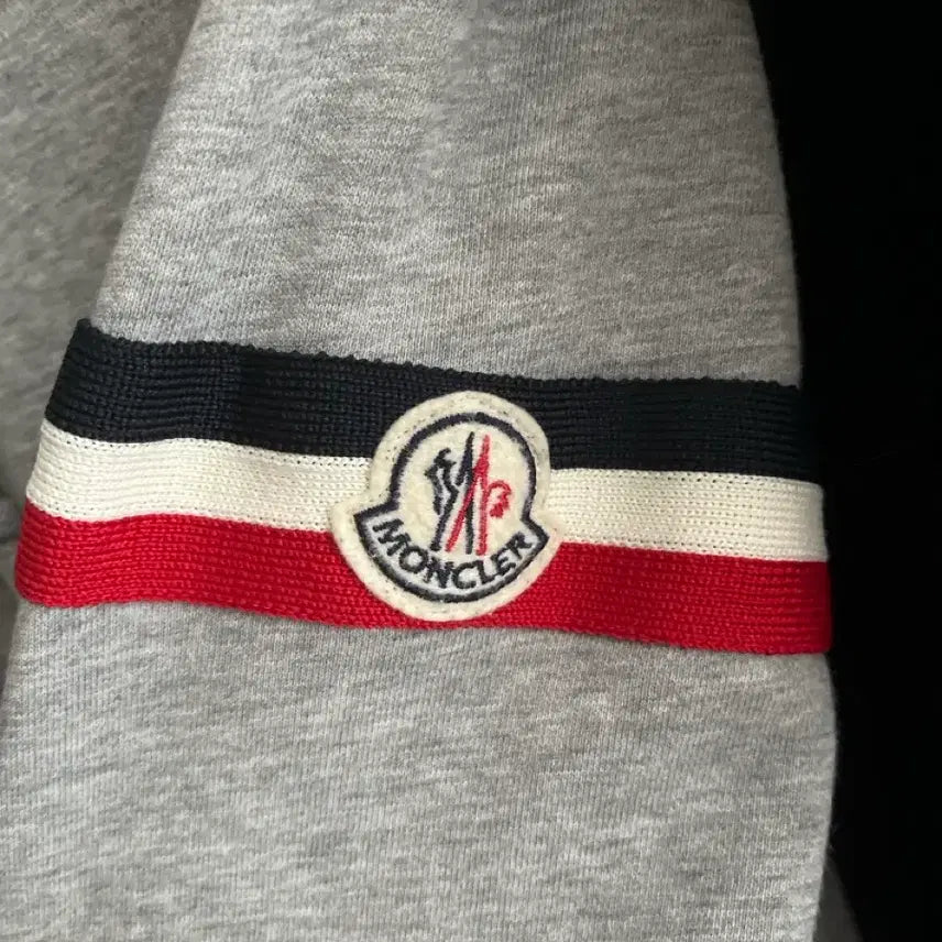 [BUNJANG] Moncler Hooded Zip-Up / 몽클 후드집업 팝니다