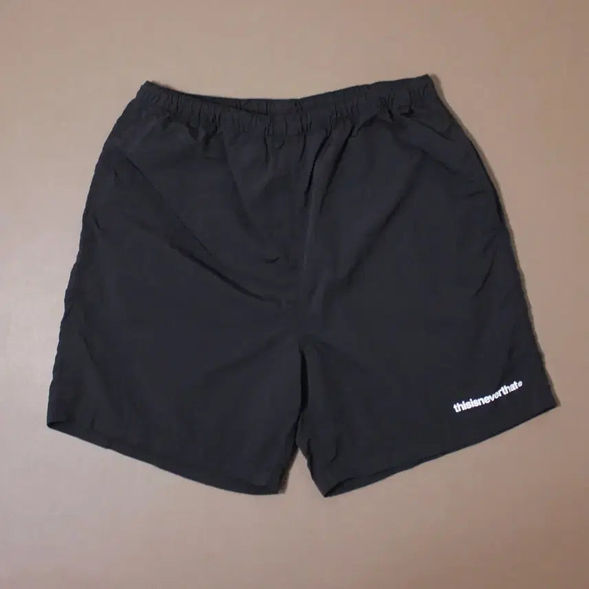 [BUNJANG] Thisisneverthat Black Shorts / Thisisneverthat 디네뎃 블랙 반바지