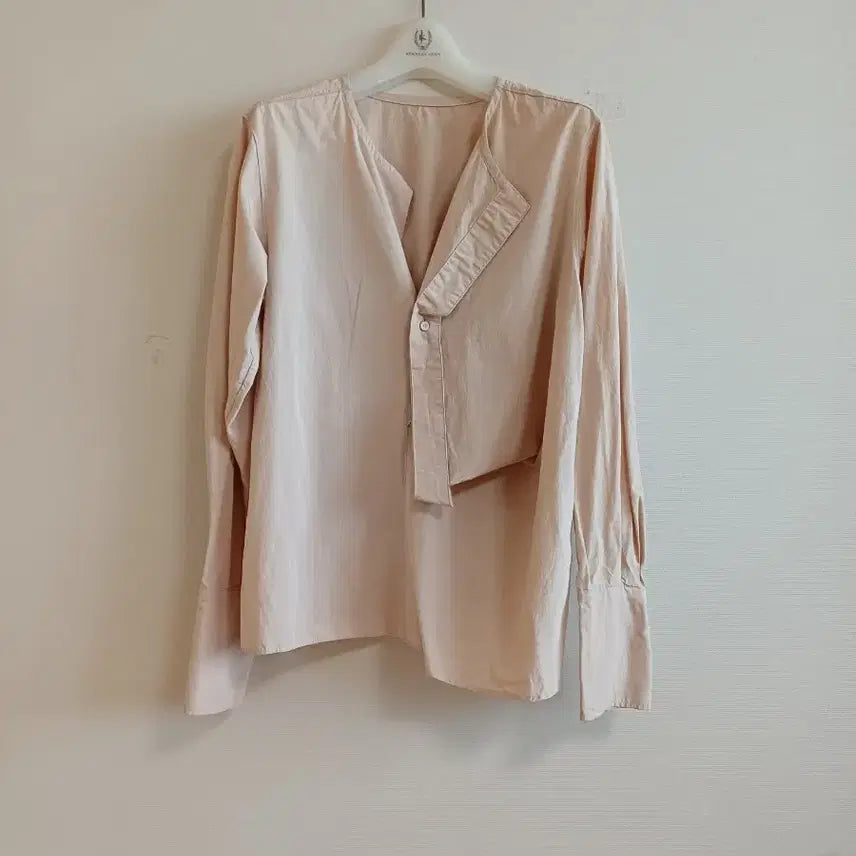 [BUNJANG] Playground Beige Blouse / 플레이그라운드 베이지색 블라우스 판매합니다