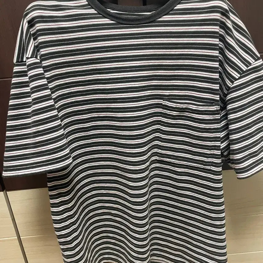 [SOLD OUT] 러프사이드하바티 멀티스트라이프 하프슬리브 차콜 1