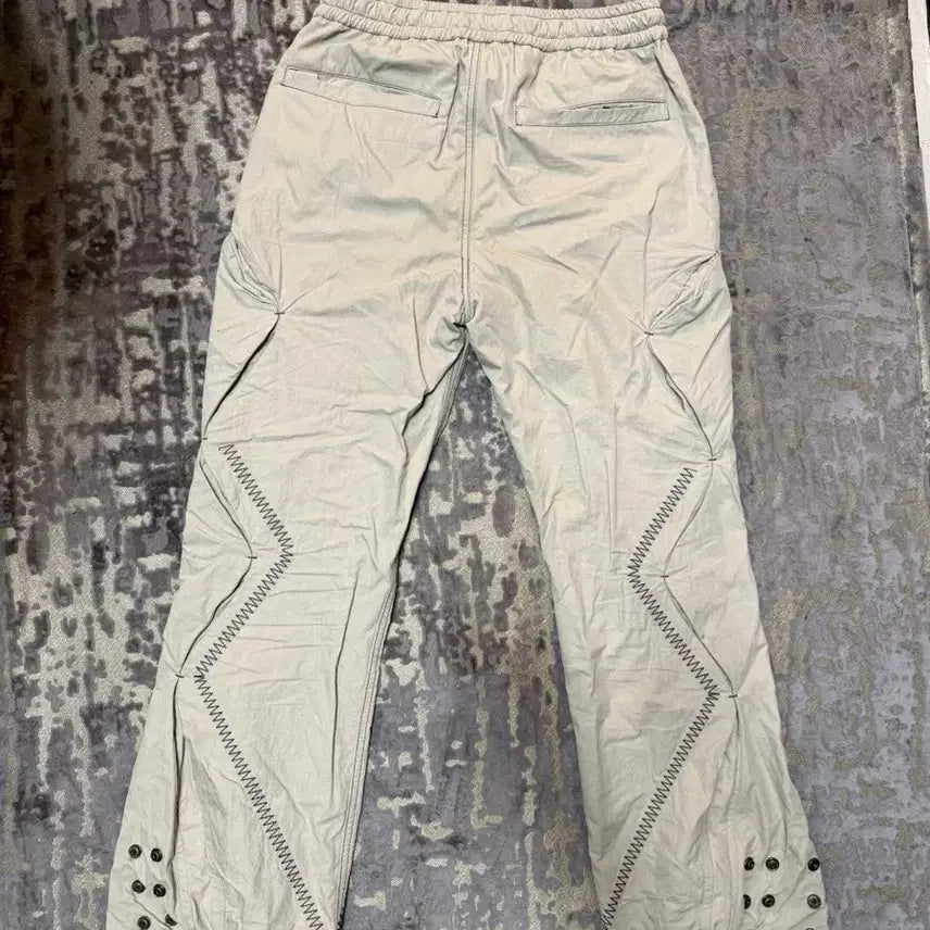 [BUNJANG] Aop Curved Pants Stone Color / Aop 바텍 커브드 팬츠