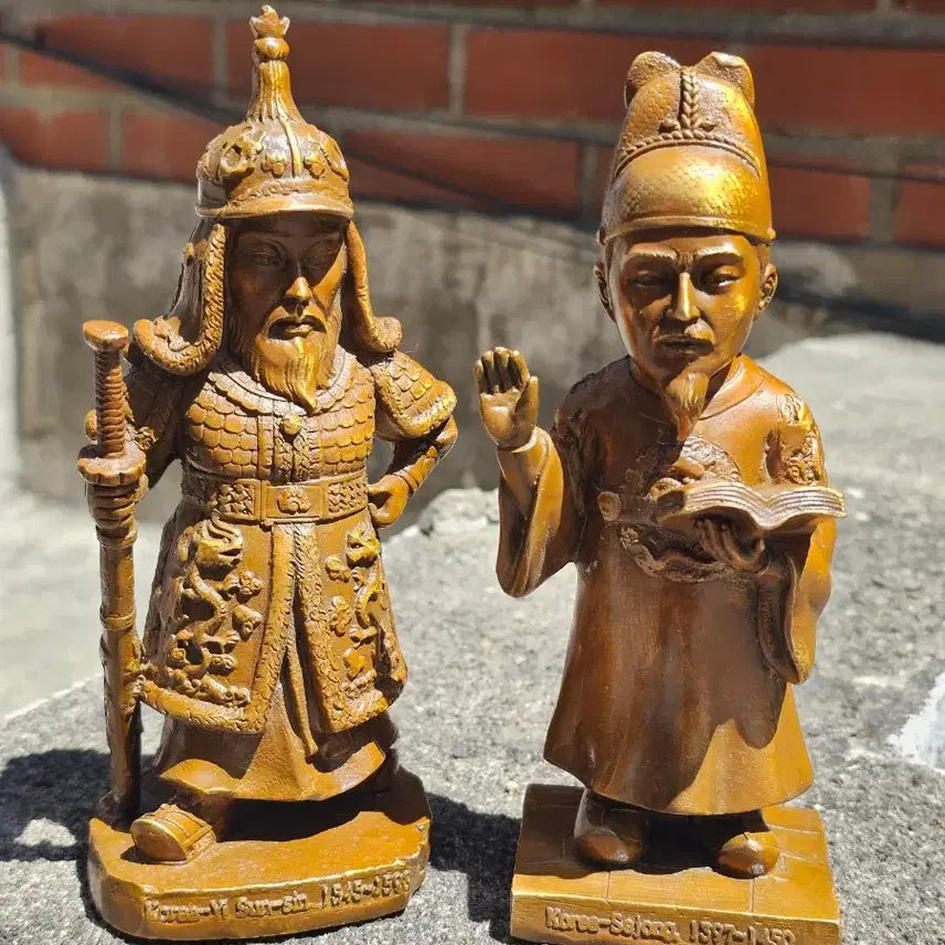 [SOLD OUT] [최저가] 세종대왕님 &amp; 이순신 장군님 동상 2점 일괄판매