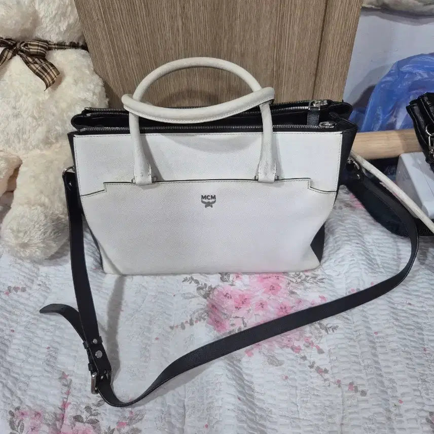 [SOLD OUT] MCM 화이트 블랙 숄더백 토트백