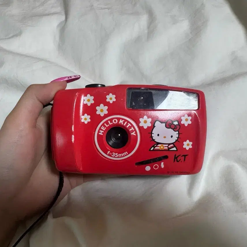 [BUNJANG] Hello Kitty Vintage Film Camera / 고전 키티 빈티지 필름 카메라