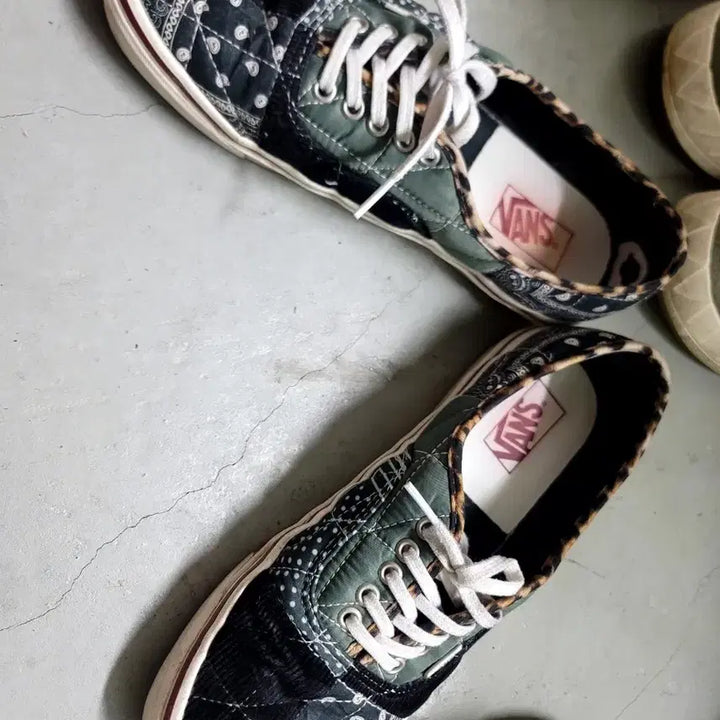 [BUNJANG] Assorted 280mm Sneakers (Vans/Adidas/New Balance) / 280사이즈 신발 모음(반스/아디다스/뉴발란스)