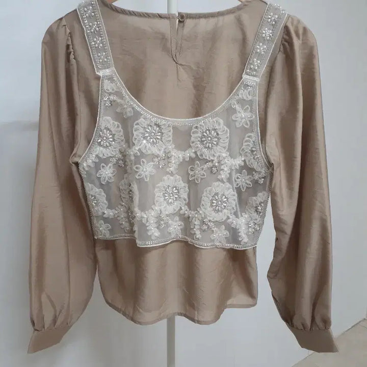 [SOLD OUT] 새상품 레이스 뷔스티에 블라우스