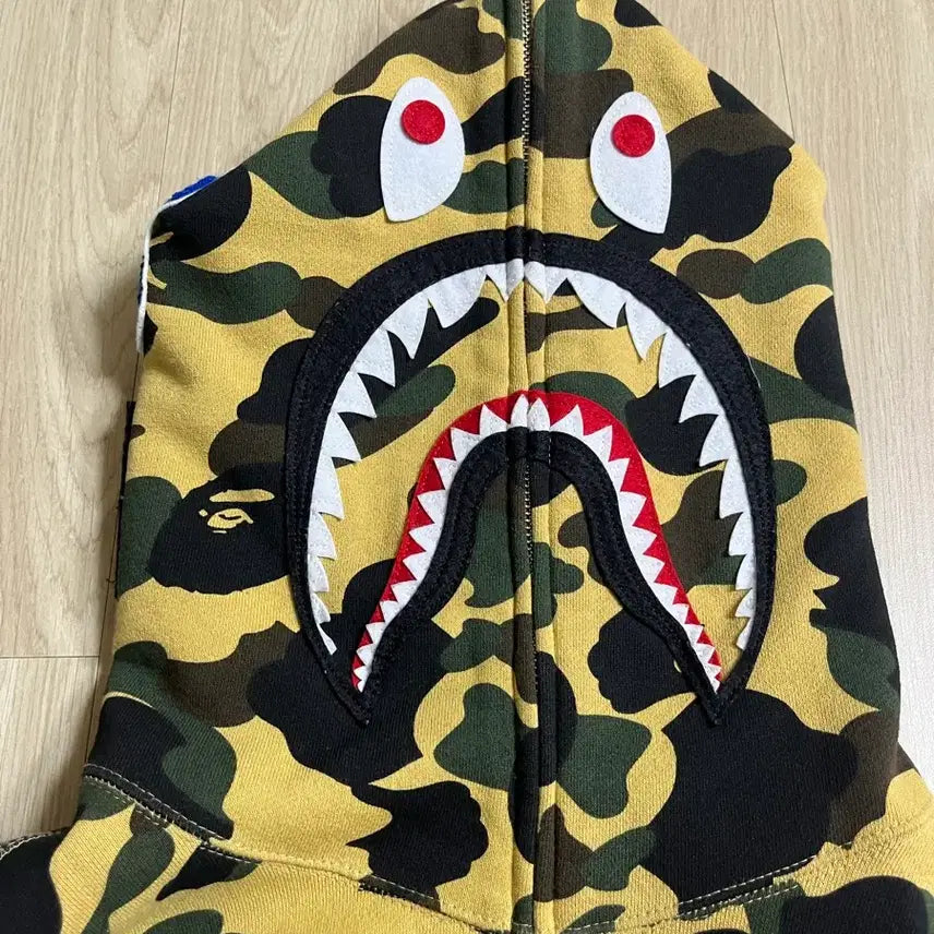 [SOLD OUT] 베이프  샤크후드 황계 팝니다(xl)