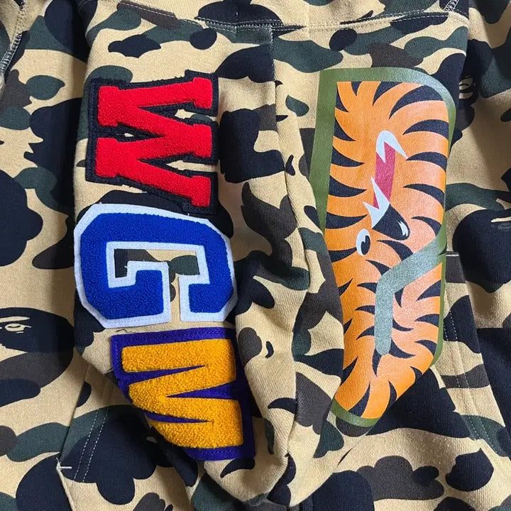 [SOLD OUT] 베이프  샤크후드 황계 팝니다(xl)
