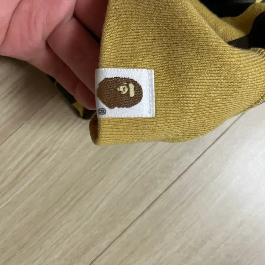 [SOLD OUT] 베이프  샤크후드 황계 팝니다(xl)