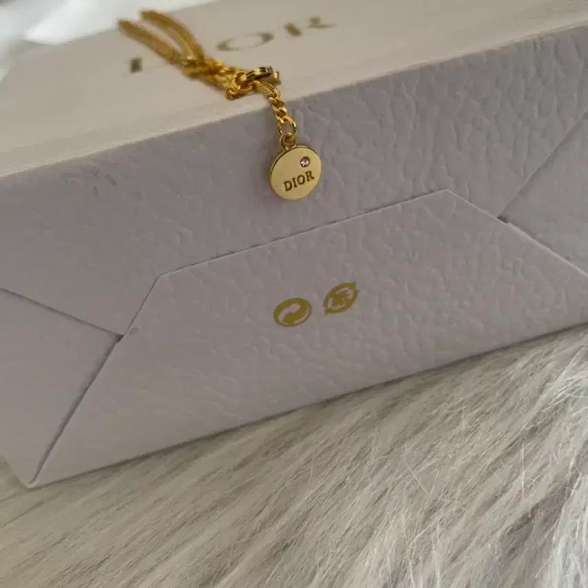 [BUNJANG] Dior CD &amp; Star Charm Gold Necklace / 디올 CD/별 장식 골드 목걸이