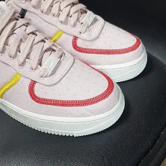 [BUNJANG] Nike Air Force 1 Pink Stitch Point Sneakers (245) / 나이키 에어포스1 핑크 스티치 포인트 운동화 245