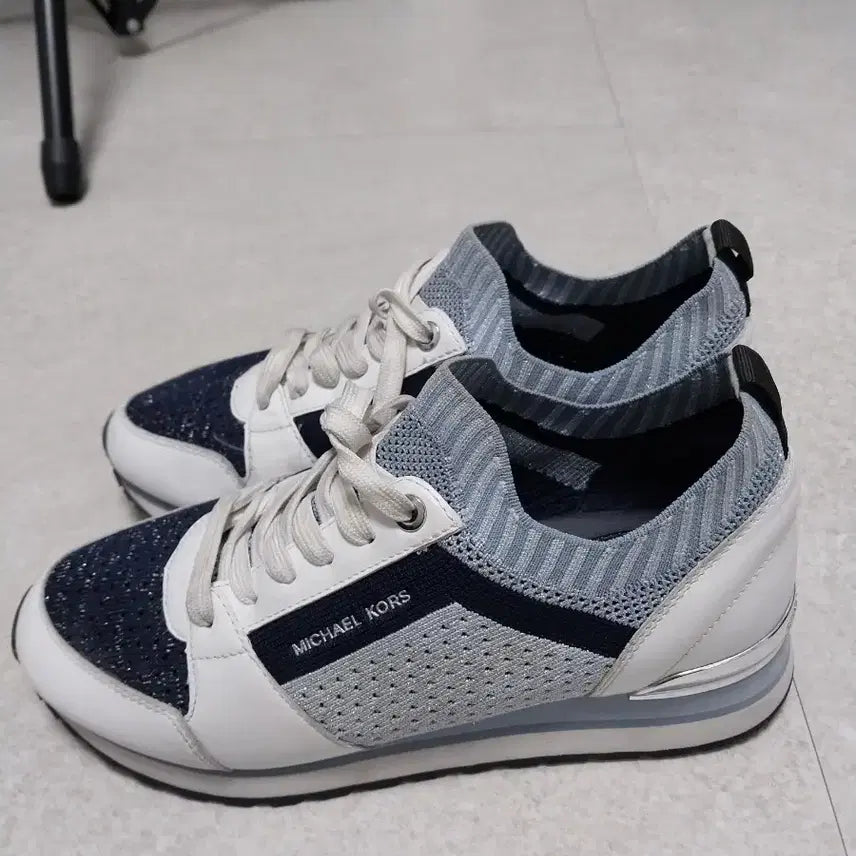 [BUNJANG] Michael Kors Sneakers Navy/White 230 / 마이클코어스 스니커즈 네이비/화이트230
