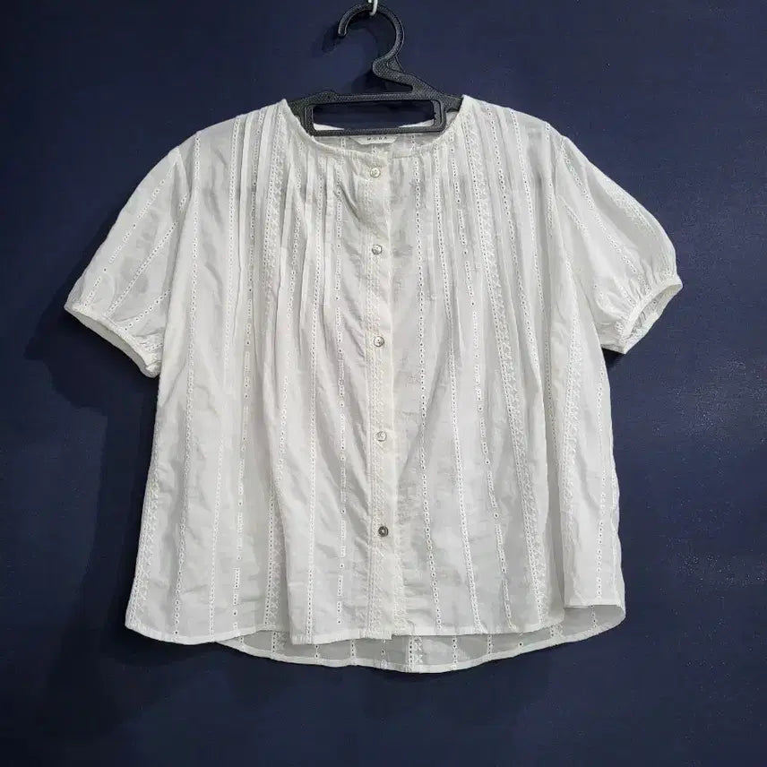 [BUNJANG] MODS Cotton Punching Blouse / MODS 모즈 순면 펀칭 블라우스(새상품)