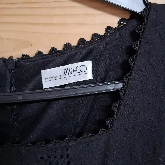 [SOLD OUT] RIRI앤CO 리리앤코 펀칭 롱원피스