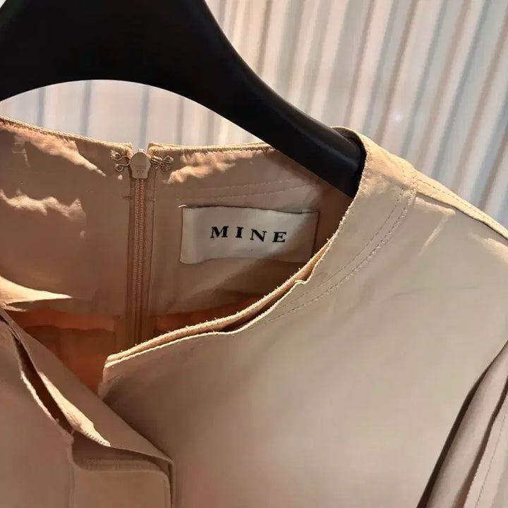 [BUNJANG] Mine Beige Suede-feel Dress / 백화점 한섬 마인 베이지 원피스