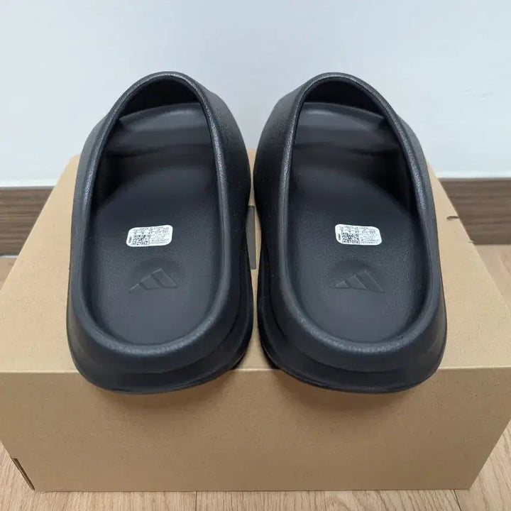 [BUNJANG] Adidas Yeezy Slide Onyx 275 / (새상품)아디다스 이지 슬라이드 오닉스 275