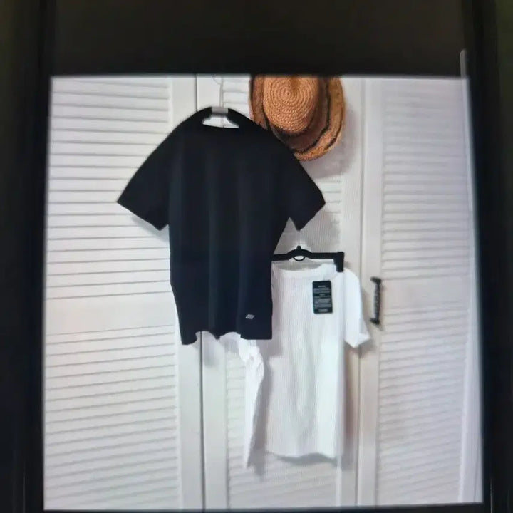 [BUNJANG] T-Shirt Set - White/Black / 새상품  흰색/검정티셔츠 셋트