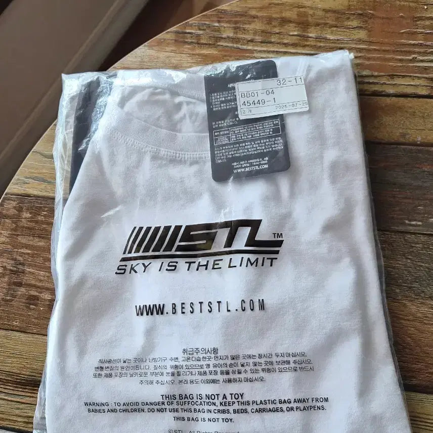 [BUNJANG] T-Shirt Set - White/Black / 새상품  흰색/검정티셔츠 셋트