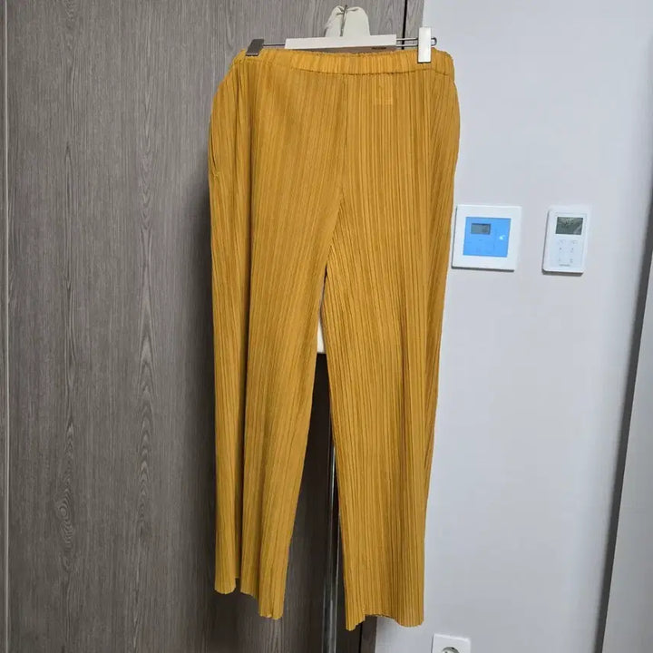 [BUNJANG] ANDIATA Mustard Pleated Pants Banding Size L / ANDIATA 머스타드 플리츠 주름 바지 밴딩 L
