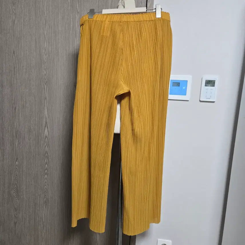 [BUNJANG] ANDIATA Mustard Pleated Pants Banding Size L / ANDIATA 머스타드 플리츠 주름 바지 밴딩 L