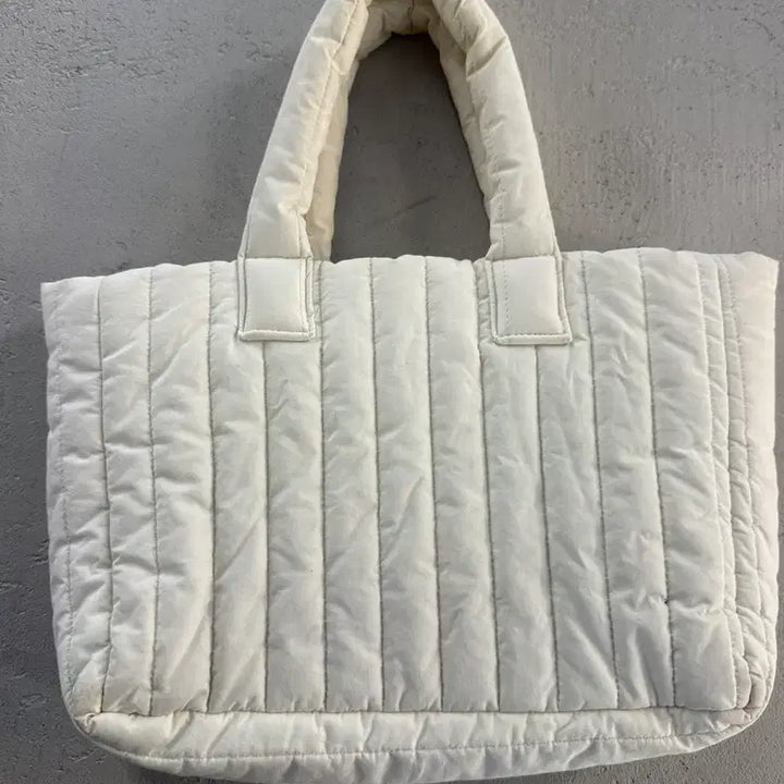 [BUNJANG] Sienne Padded Tote Bag Ivory / 시엔느 패딩 토트백 아이보리