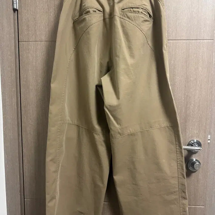 [SOLD OUT] 1) 폴리테루 3 다트 치노 팬츠 베이지