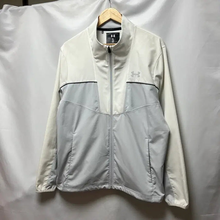 [SOLD OUT] [정품/XL] 언더아머 우븐 스톰핏 화이트 그레이 바람막이