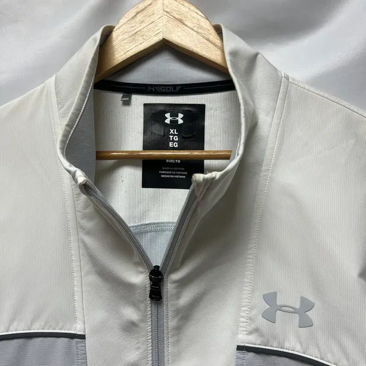 [SOLD OUT] [정품/XL] 언더아머 우븐 스톰핏 화이트 그레이 바람막이