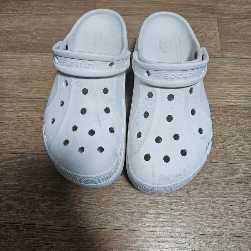 [BUNJANG] Crocs White Sandals Slippers Size 8 / 크록스 흰색 샌들 슬리퍼 8사이즈