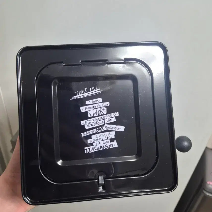[BUNJANG] 방탄 제이홉 잭인더박스 JACK IN THE BOX 오르골 / 방탄 제이홉 잭인더박스 JACK IN THE BOX 오르골