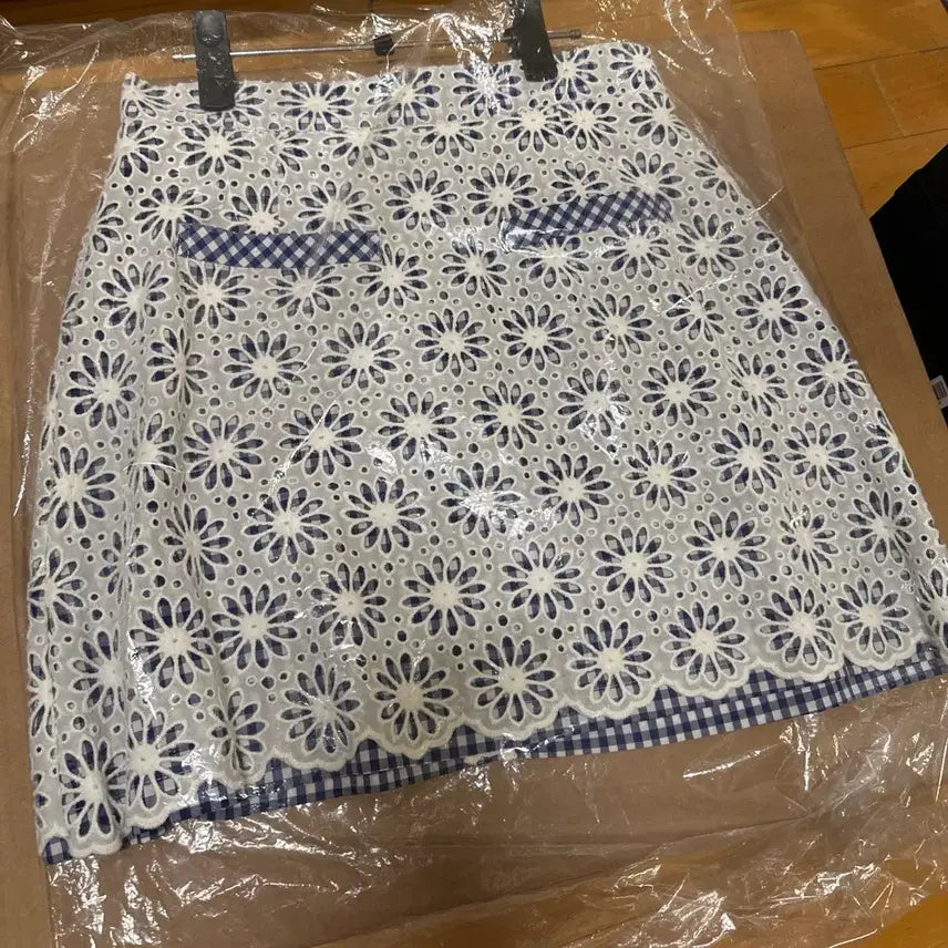 [BUNJANG] Crocheant Blue Check Embroidered Mini Skirt / 크로쉐안트 Blue check skirt