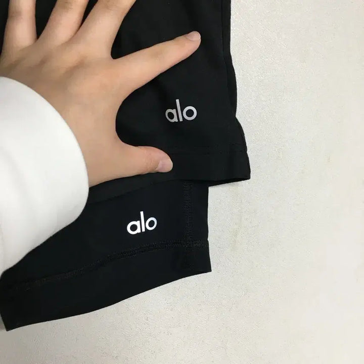[BUNJANG] ALO 알로 남성 2in1 퍼포먼스 반바지 S / ALO 알로 남성 2in1 퍼포먼스 반바지 S