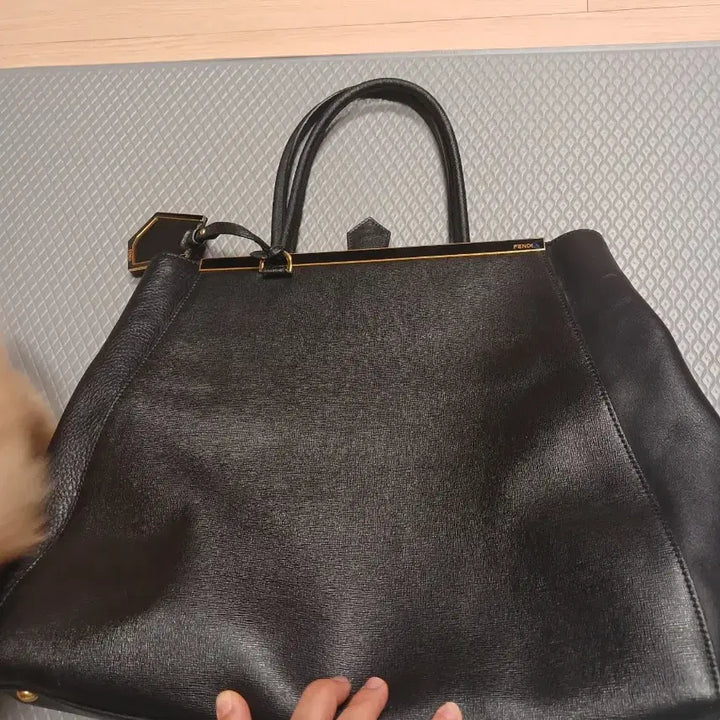 [SOLD OUT] 펜디 블랙 가죽 토트백 라지사이즈
