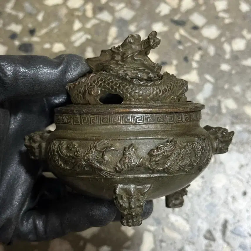 [BUNJANG] Dragon Incense Burner for Buddhist Rituals and Interior Decor / 미니 동향로 용향로 삼족향로 불교용품 인테리어 소품 드라마 연극 장식품