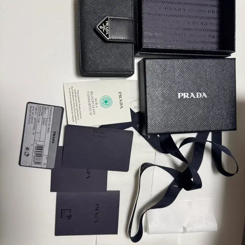 [SOLD OUT] 프라다 사피아노 아코디언 지갑