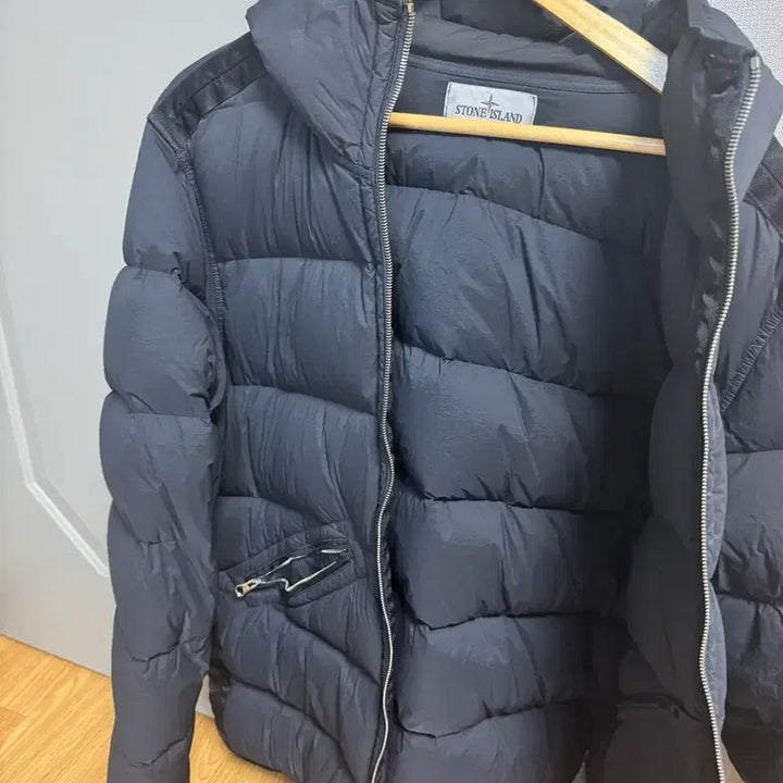 [SOLD OUT] 스톤아일랜드 네이비 패딩 XL