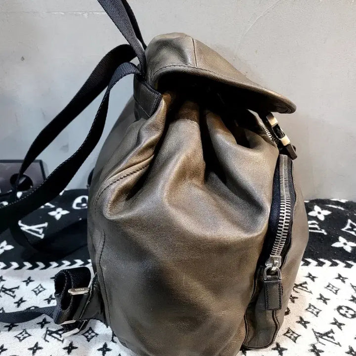 [BUNJANG] Prada Two-Pocket Leather Backpack / 정품 프라다 투 포켓 가죽 백팩