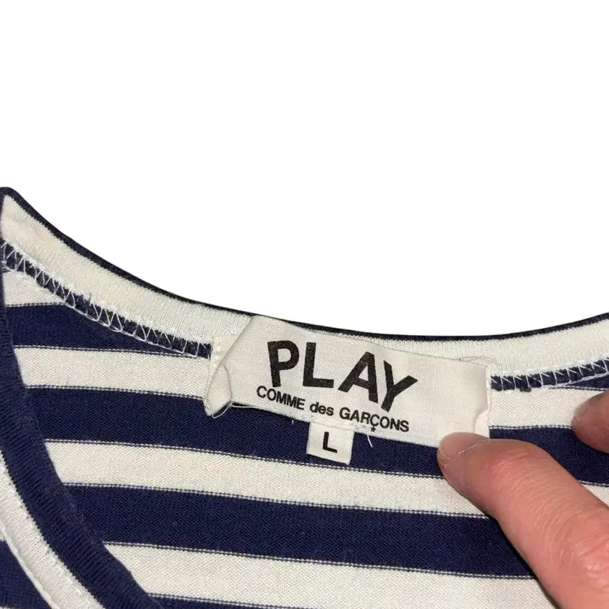 [SOLD OUT] 꼼데가르송 네이비 스트라이프 미니 하트 롱슬리브 긴팔