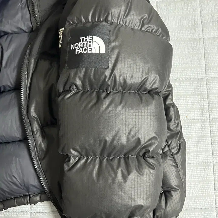 [BUNJANG] The North Face Nuptse Shiny Black Jacket / 노스페이스 눕시 유광블랙 M(95)사이즈