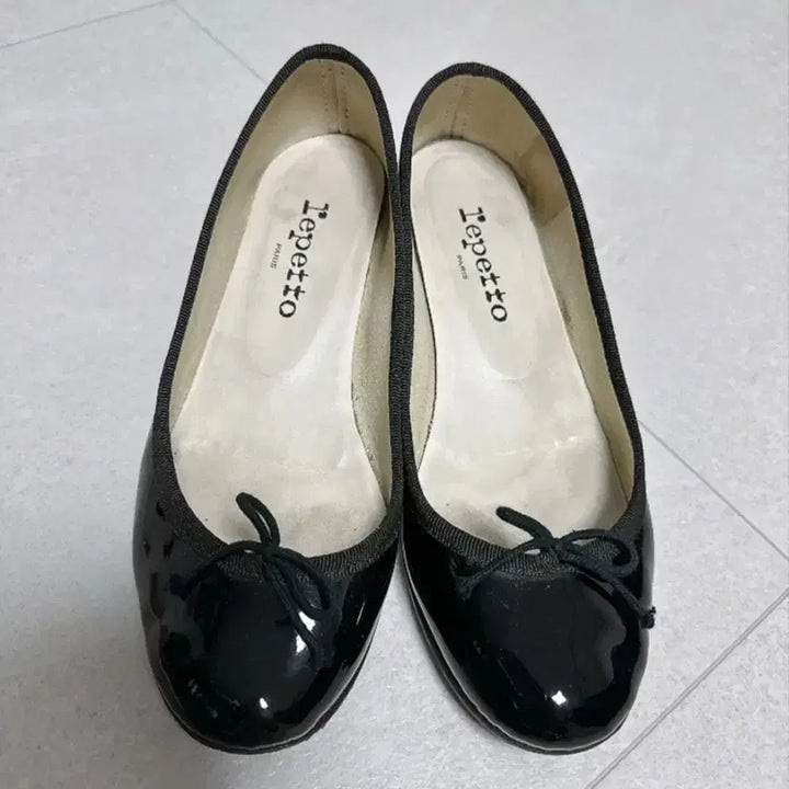 [SOLD OUT] 레페토 까미유 블랙 에나멜 발레리나 슈즈 37