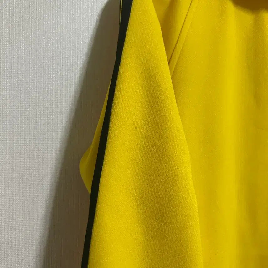 [SOLD OUT] 오니츠카타이거 옐로우 트랙탑