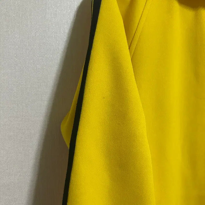[SOLD OUT] 오니츠카타이거 옐로우 트랙탑